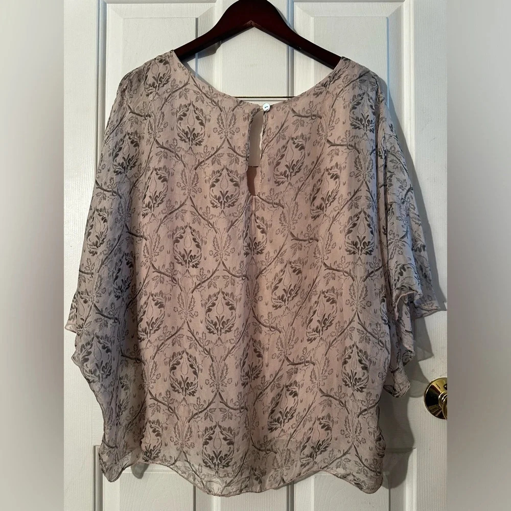 PIAZZA ROMA Italian ๐ฎ๐น 100% Silk Blouse Capelet Ivory Blush Floral M 2 in 1 - Picture 2 of 14
